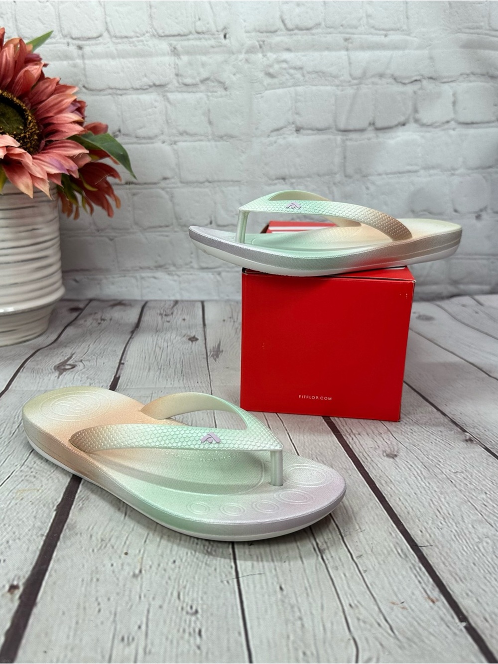Fitflop IQUSHION iridescent Thong Sandals flip flops kids youth beach summer